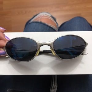 Men’s Oakley sunglasses